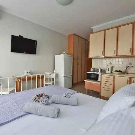 Chrysa Studio - Halkidiki * Nea Moudania